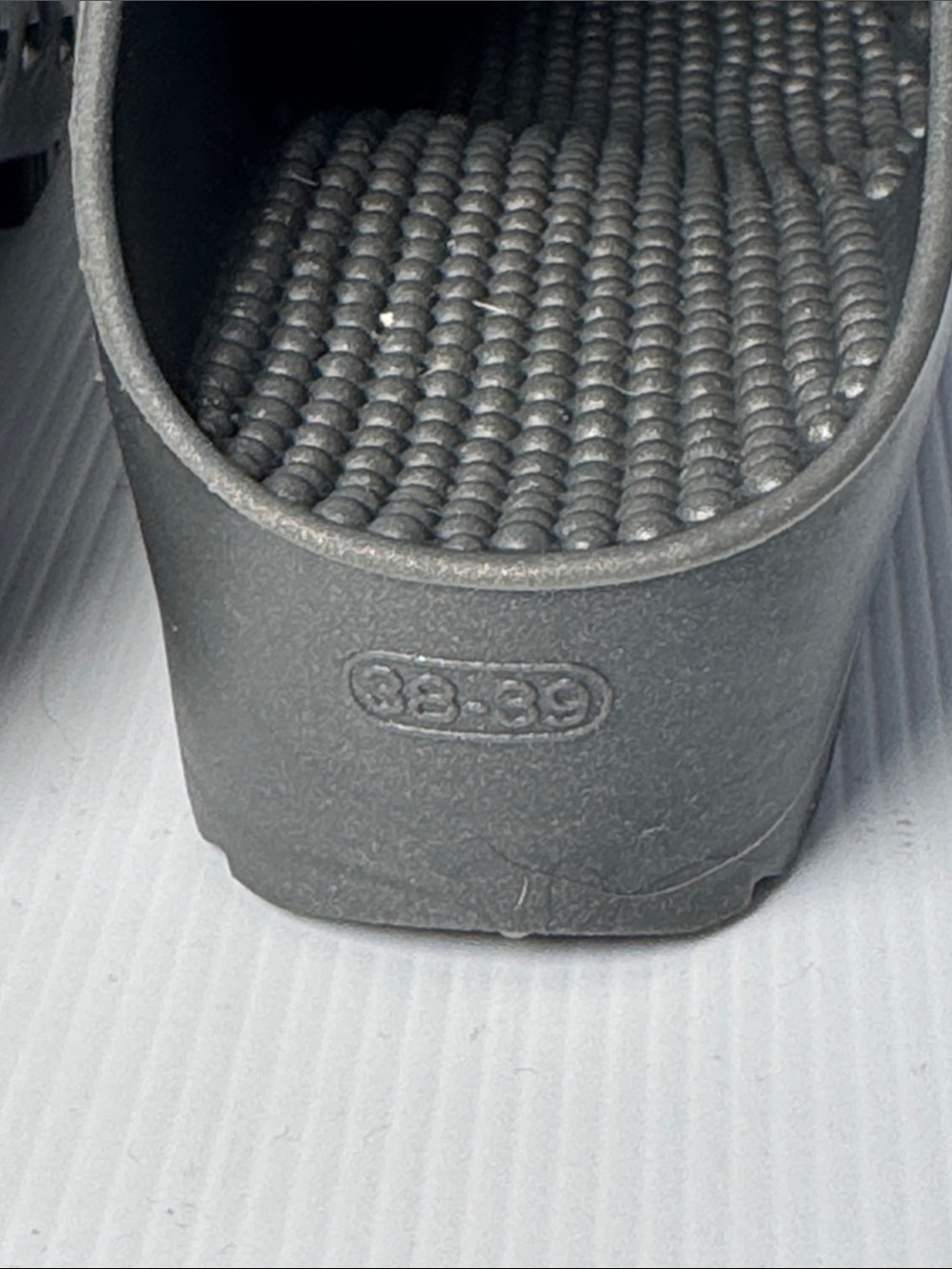 CALZURO Adult Classic Clogs Shimmer Gray Slip-On Heeled Textured Footbed 38-39 - Picture 3 of 10
